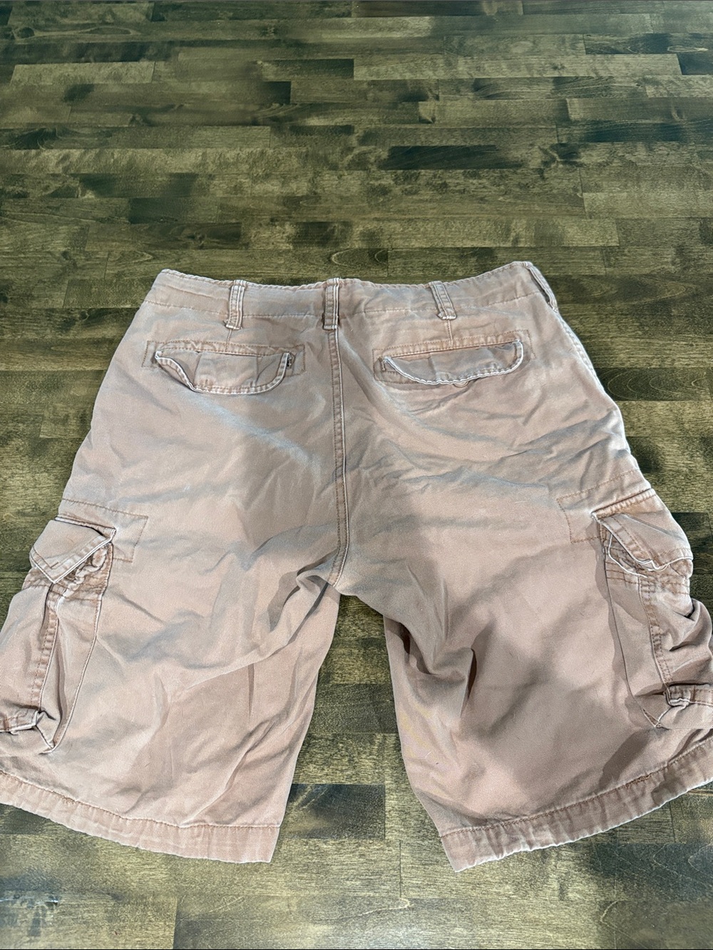 Men's Cargo Shorts in Faded Khaki - Picture 4 of 5